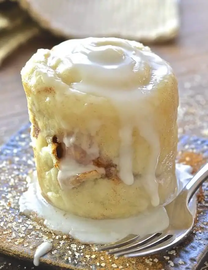 The Ultimate One-Minute Cinnamon Roll in a Mug